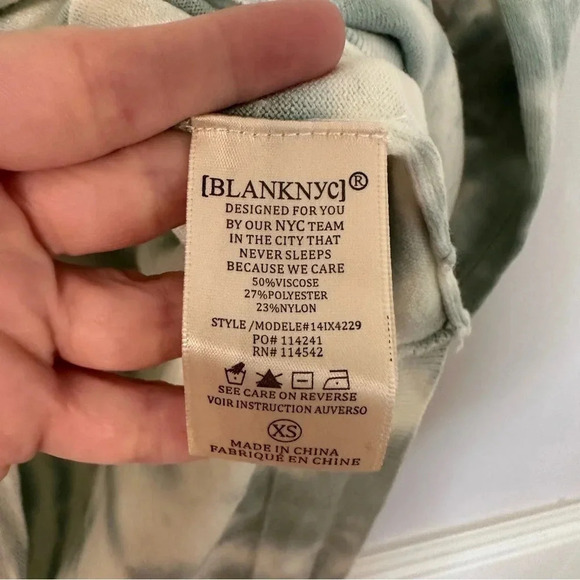 BlankNYC Women’s Long Sleeve Tie Dye Rounded Hem Crewneck Casual Shirt Sz XS NWT - Picture 9 of 10